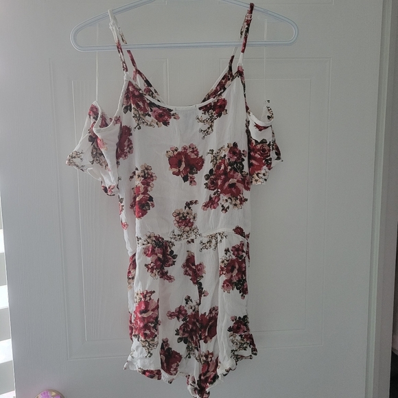 White Romper with Flowers and Cutout Shoulders M - Picture 2 of 2
